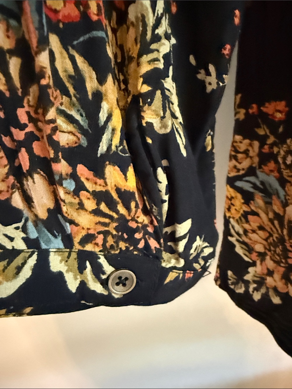 Coldwater Creek Navy Floral Pintuck Button Blouse - Picture 11 of 15